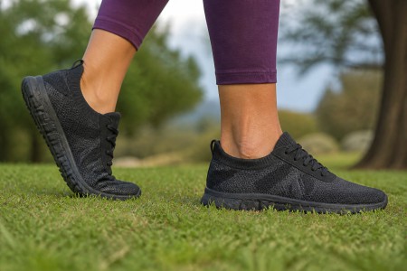 marcher sur l'herbe